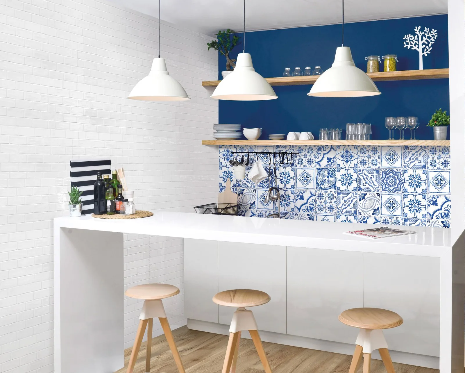 Ambiente Cucina con ceramiche Vietri stile mediterraneo