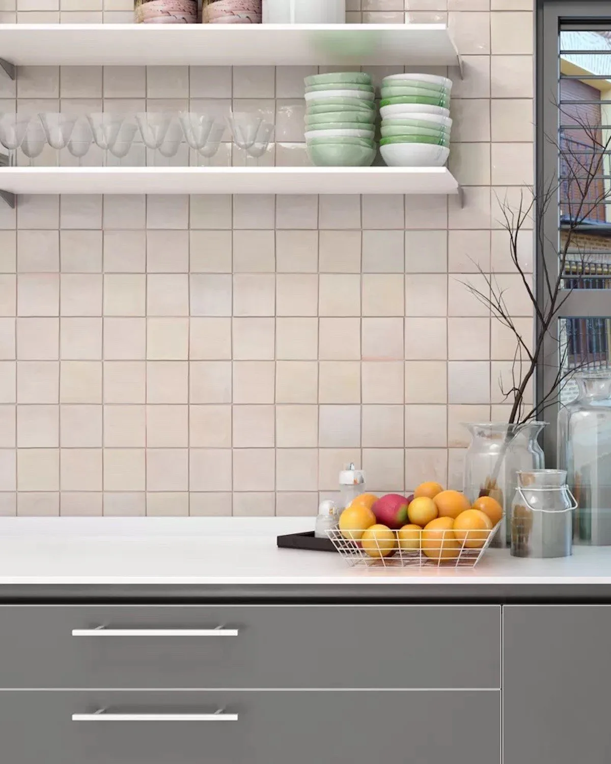 Le piastrelle 10x10 sono ancora tipici rivestimenti nelle cucine italiane