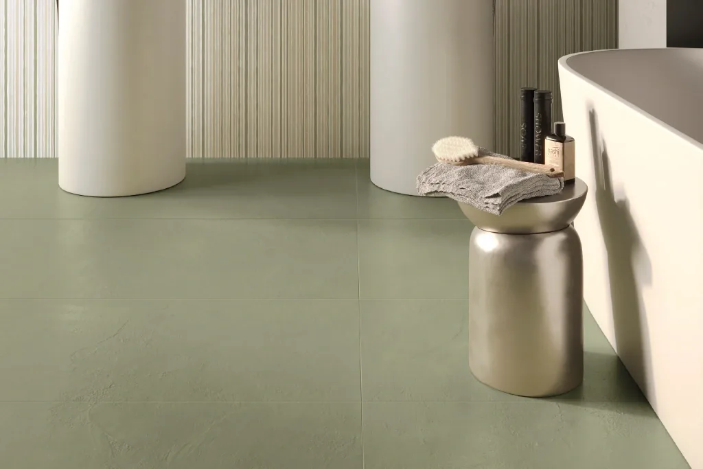 Bagno con piastrelle Natural Resine verdi