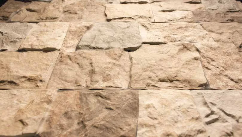 Rivestimento a parete effetto pietra a Palermo, dettaglio della texture tridimensionale Kerala di Bestile