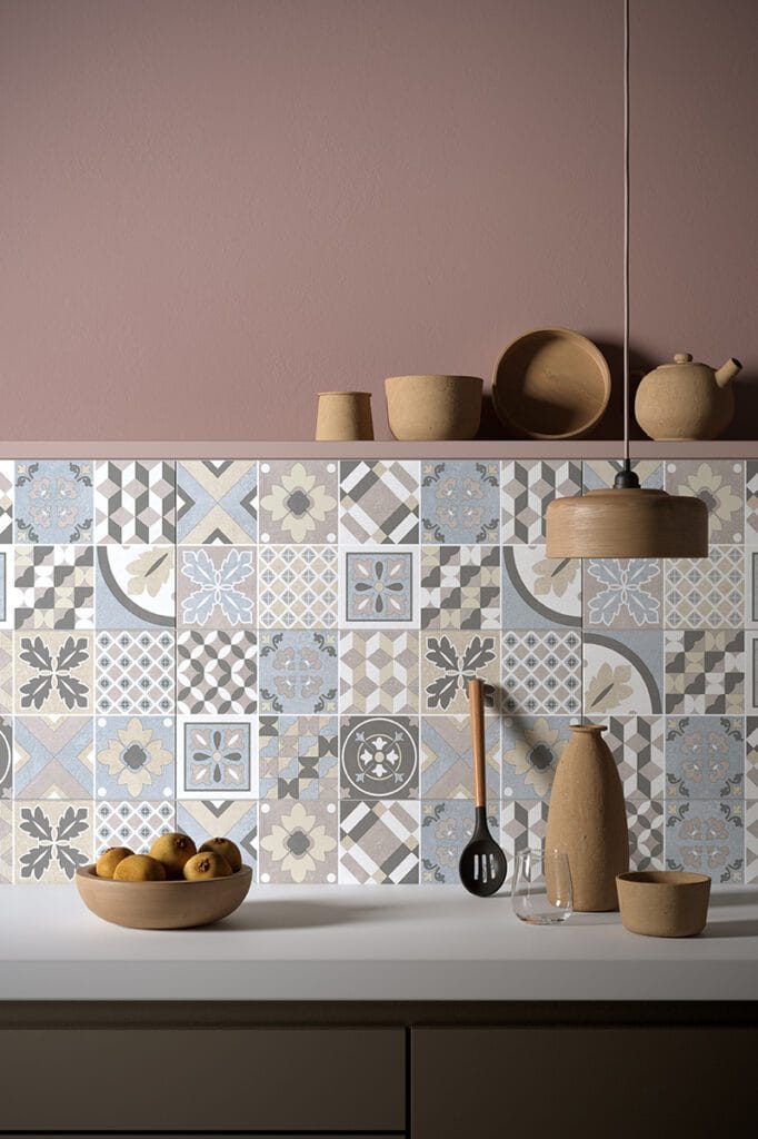Le 5 ceramiche più richieste a Palermo nel 2025 cucina con piastrelle ceramiche