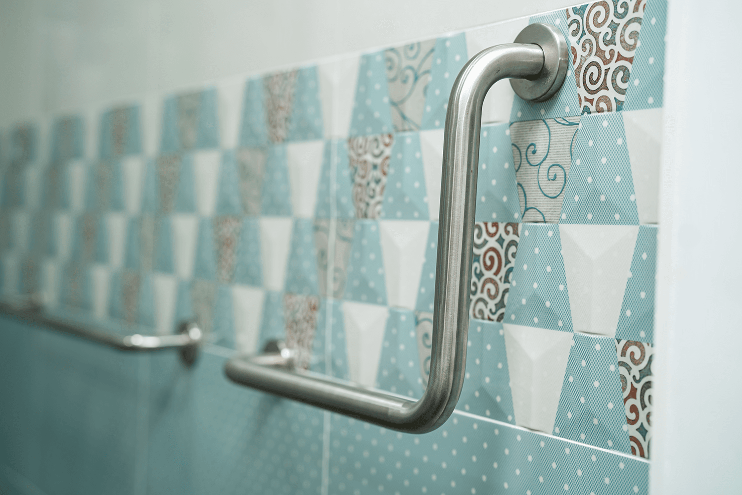 rivestimento pareti e accessori bagno commerciale