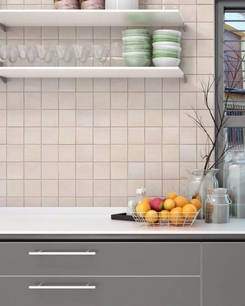 Le piastrelle 10x10 sono ancora tipici rivestimenti nelle cucine italiane